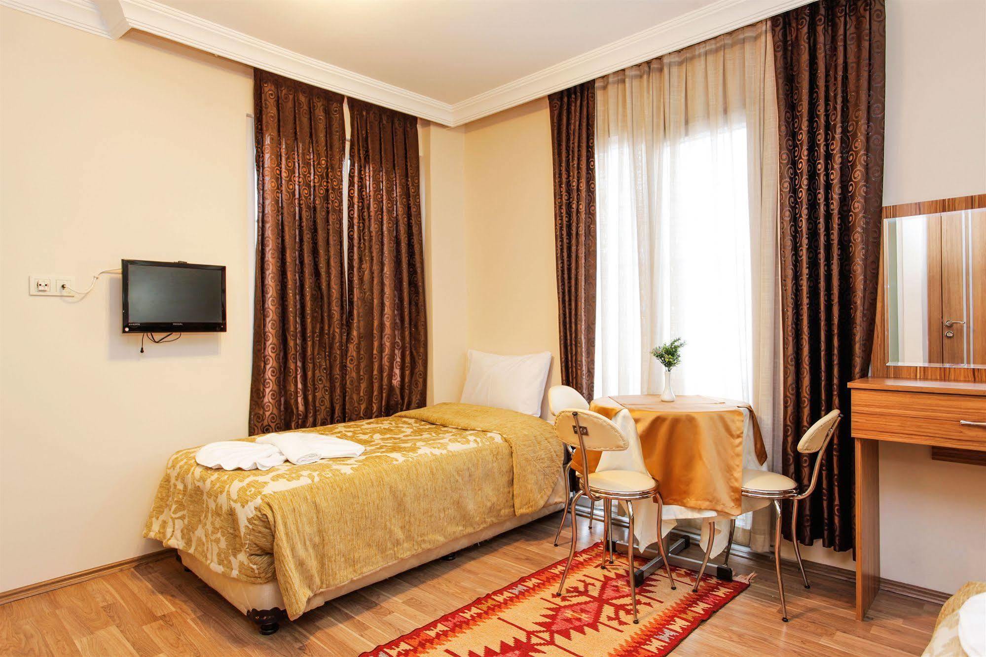 Casa Mia Hotel Istanbul Bagian luar foto