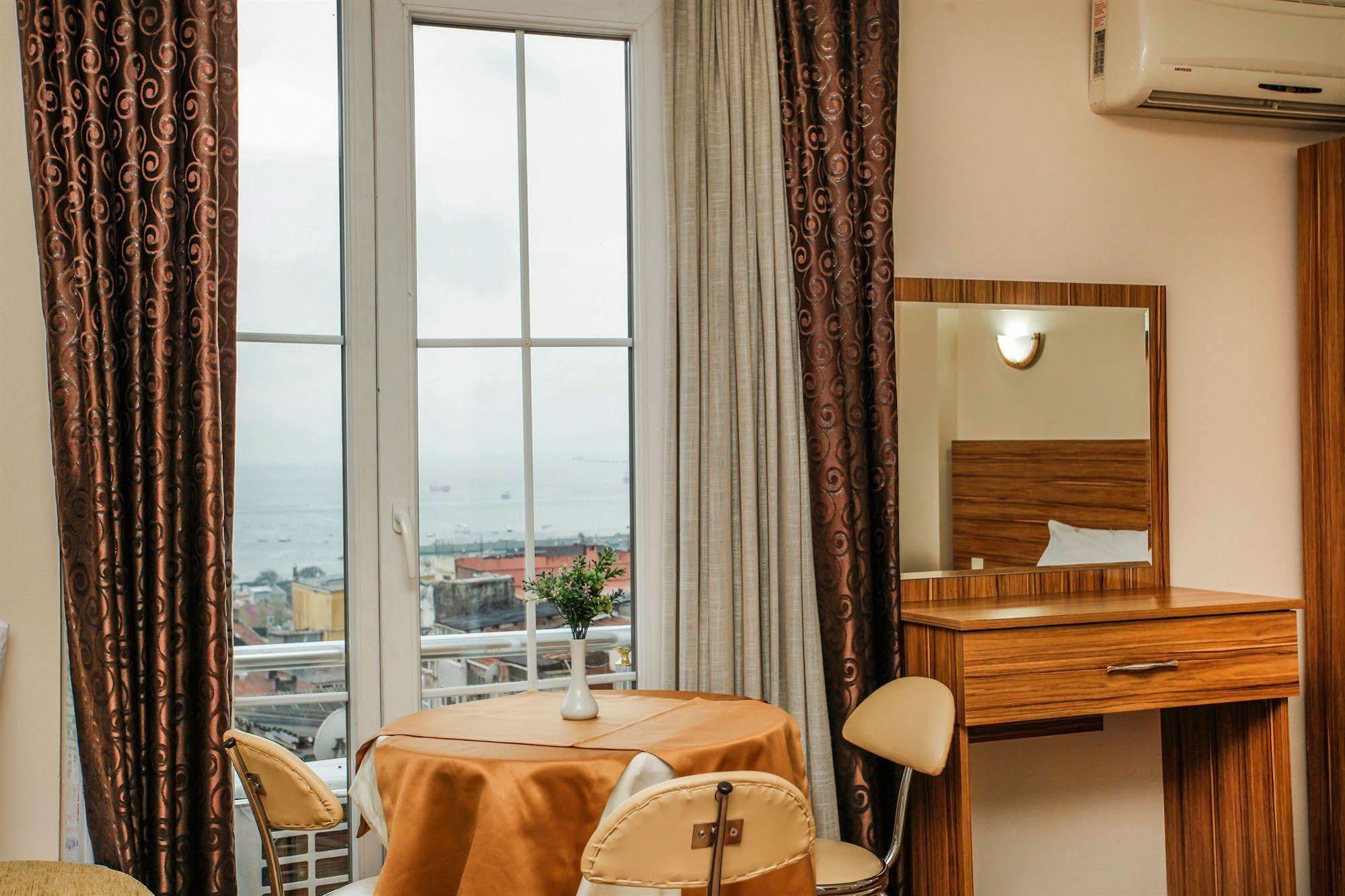 Casa Mia Hotel Istanbul Bagian luar foto