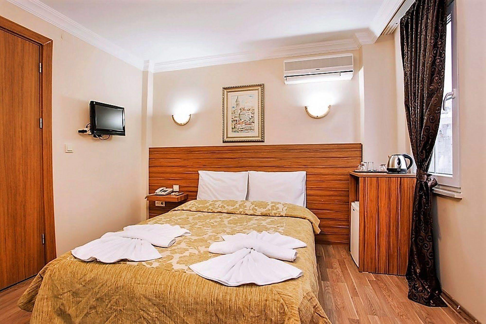 Casa Mia Hotel Istanbul Bagian luar foto