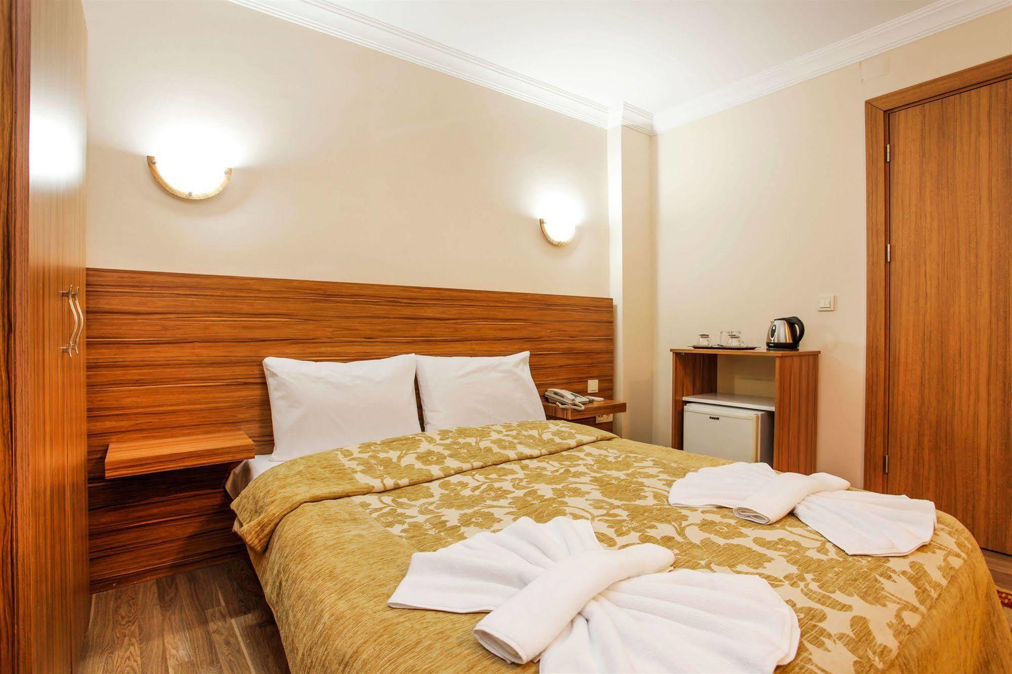 Casa Mia Hotel Istanbul Bagian luar foto